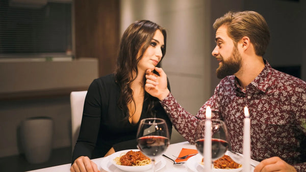 Charismatic Flirting Phrases to Woo and Win Over Your Girlfriend