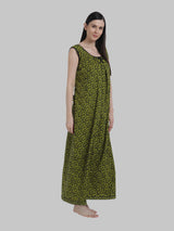 Green & Black Women's Abstract Print Sleevless Cotton Nighty