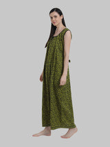 Green & Black Women's Abstract Print Sleevless Cotton Nighty