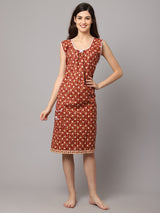 Women Feather Print Sleeveless Nighty With Pocket - Brown